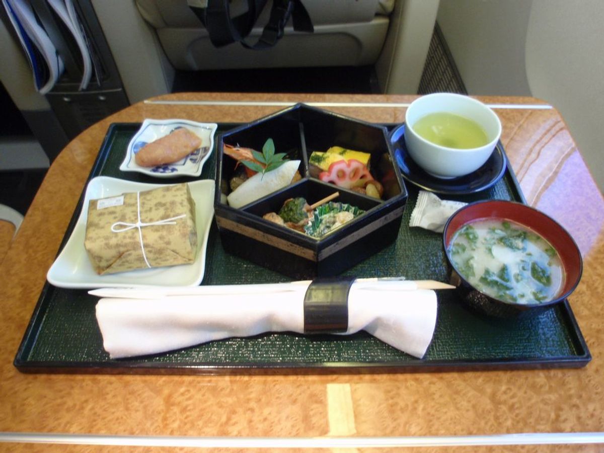 Elevating In-Flight Dining with their Exclusive Set Menu